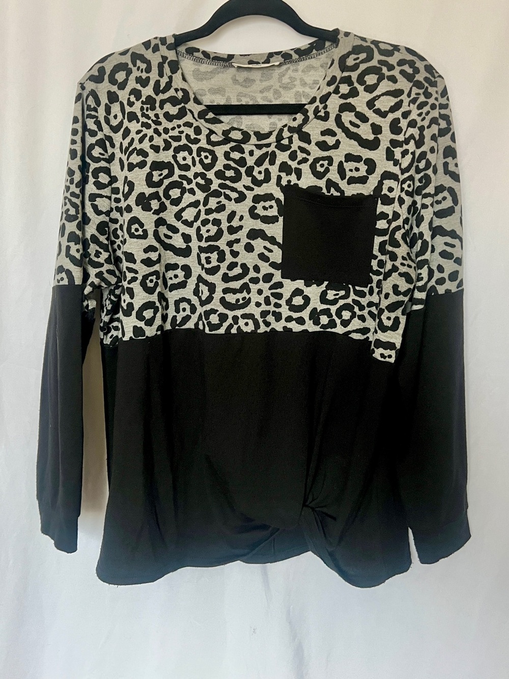 Women’s Leopard Colorblock Long-Sleeve Top - Black/Grey